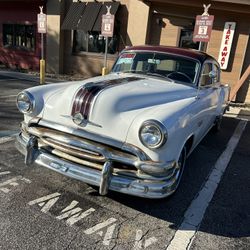 Classic Car Pontiac Chieftain 1954 