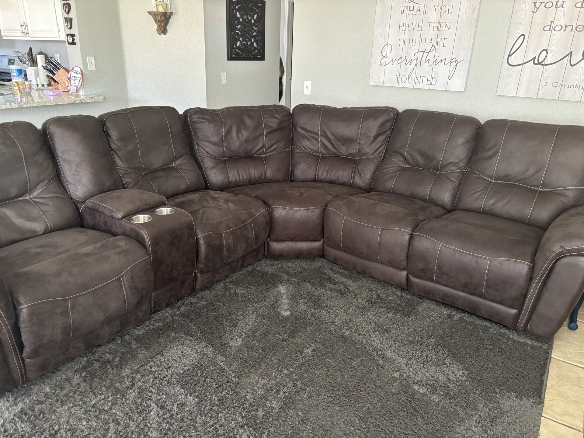 Reclining sectional