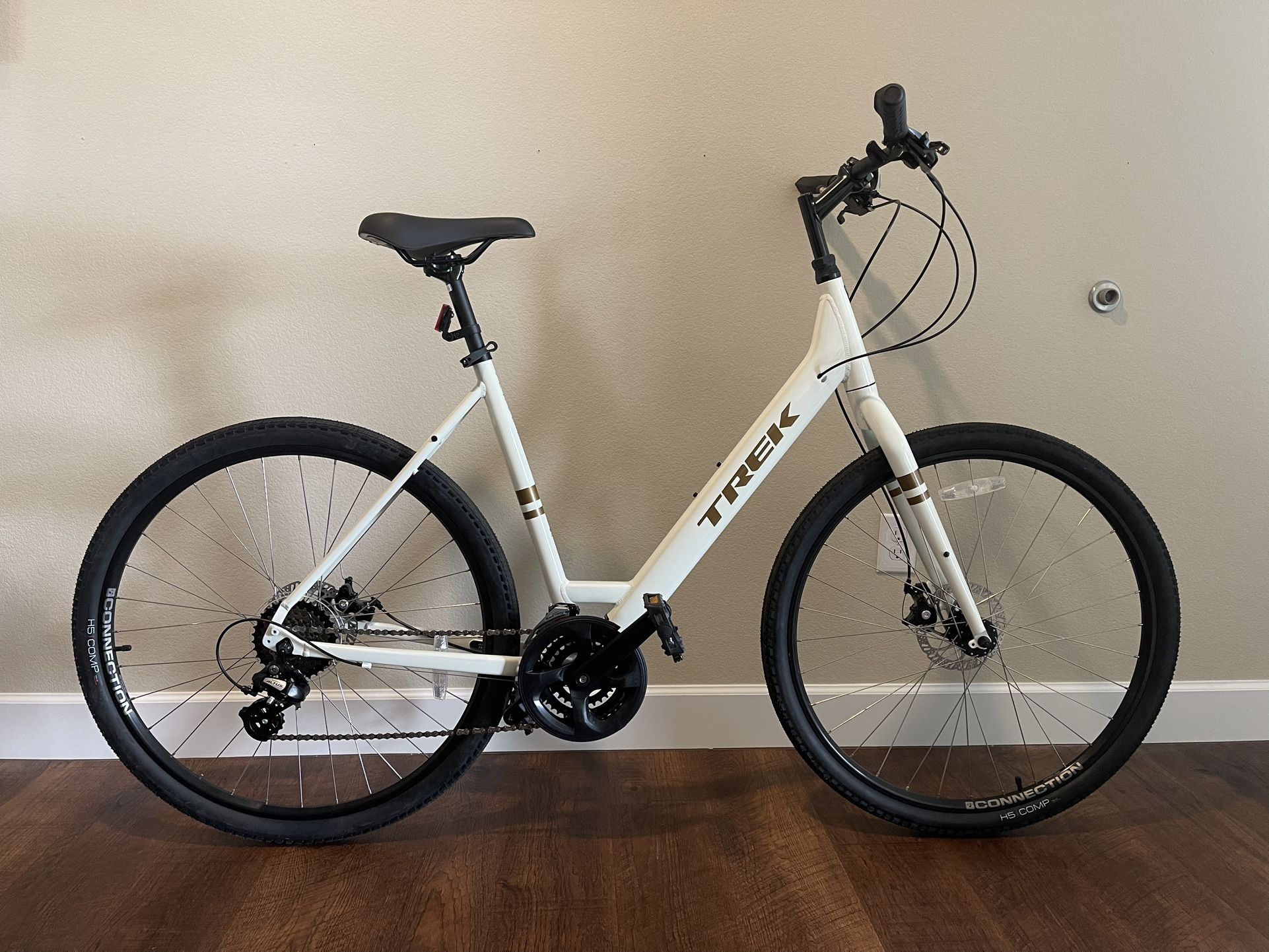 NEW - Trek Verve 1 Disc - L - Lowstep Large Hybrid Bike