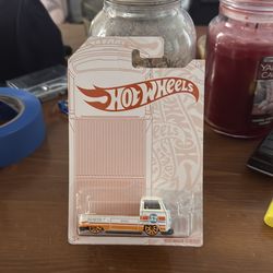 hot wheels ,Street Rodder, Larry Wood 50 Years . Red