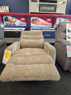 Manual space saver recliner
