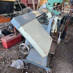 Bandsaw For Cutting Steel And Aluminum