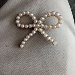 Little Pearl Bow Tie