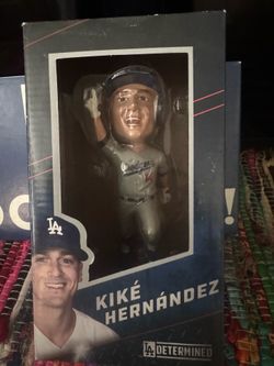 Kike Hernandez bobbled head