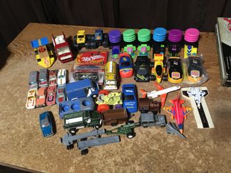 LOT OF 41 TOY CARS PLANES TRUCKS TOOTSIETOY STREEX BURGER KING RECORD BREAKERS