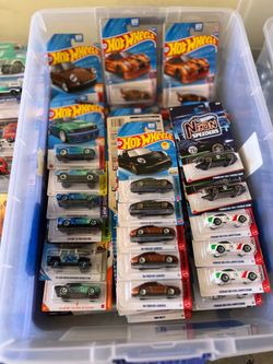Mixed Hot Wheels lot  WONT SEPARATE ! Pls check the description before messaging