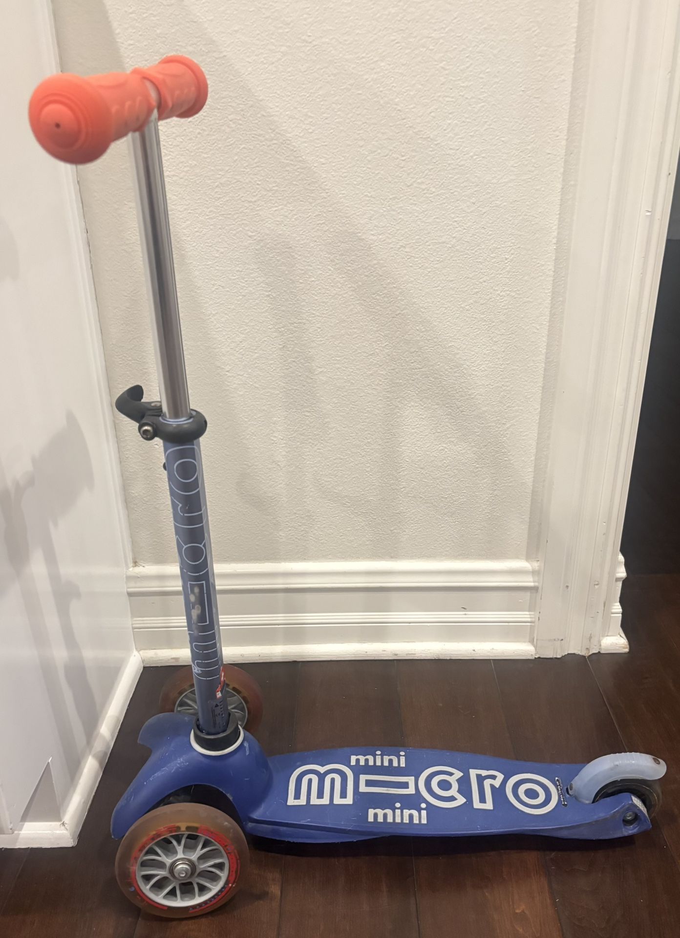 Micro Mini scooter in blue