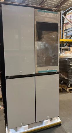 With refrigerator  and freezer with smart screen