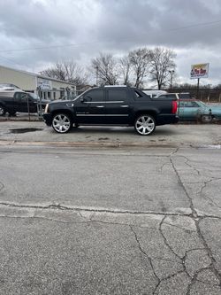 Cadillac Escalade EXT Black Crew Cab