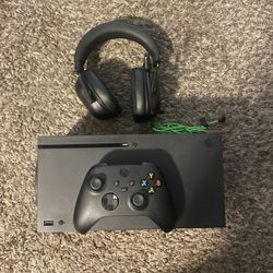 xbox series X console  w/ headphones n joystick