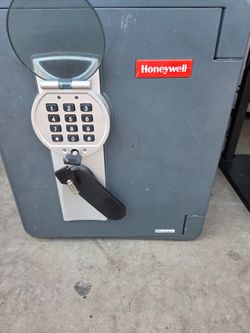 Honeywell safe with key