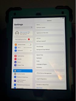 Apple iPad 6th Gen 128GB WiFi + Heavy Duty Protective Case