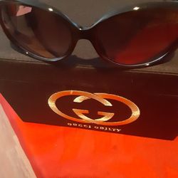 Authentic GUCCI GLASSES w/box BNWT