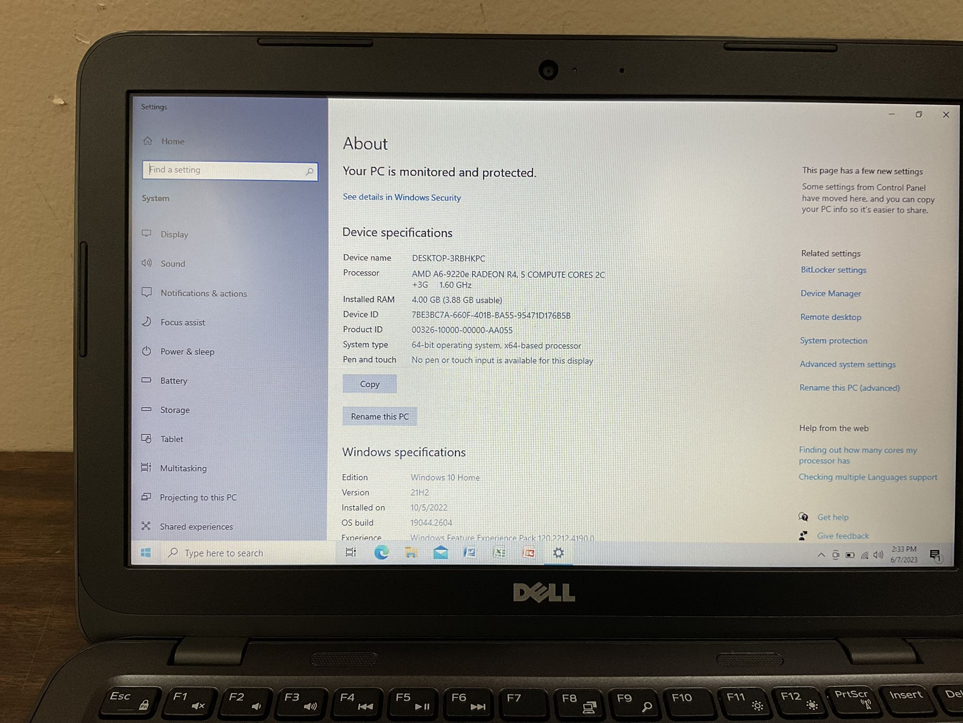 DELL Inspiron 3180 Laptop w/ Charger, AMD A6 9220e/4Gb/32Gb