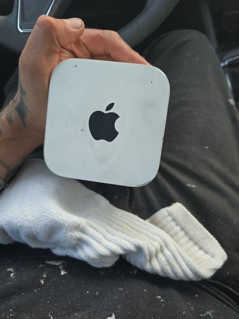 Apple Extreme Tower Wireless Router
