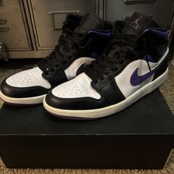 Jordan 1 Mid's
