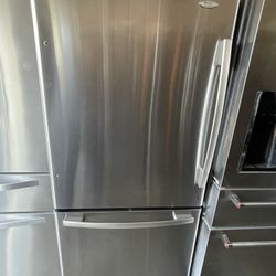 Whirlpool Refrigerator 33in Wide Stainless Steel