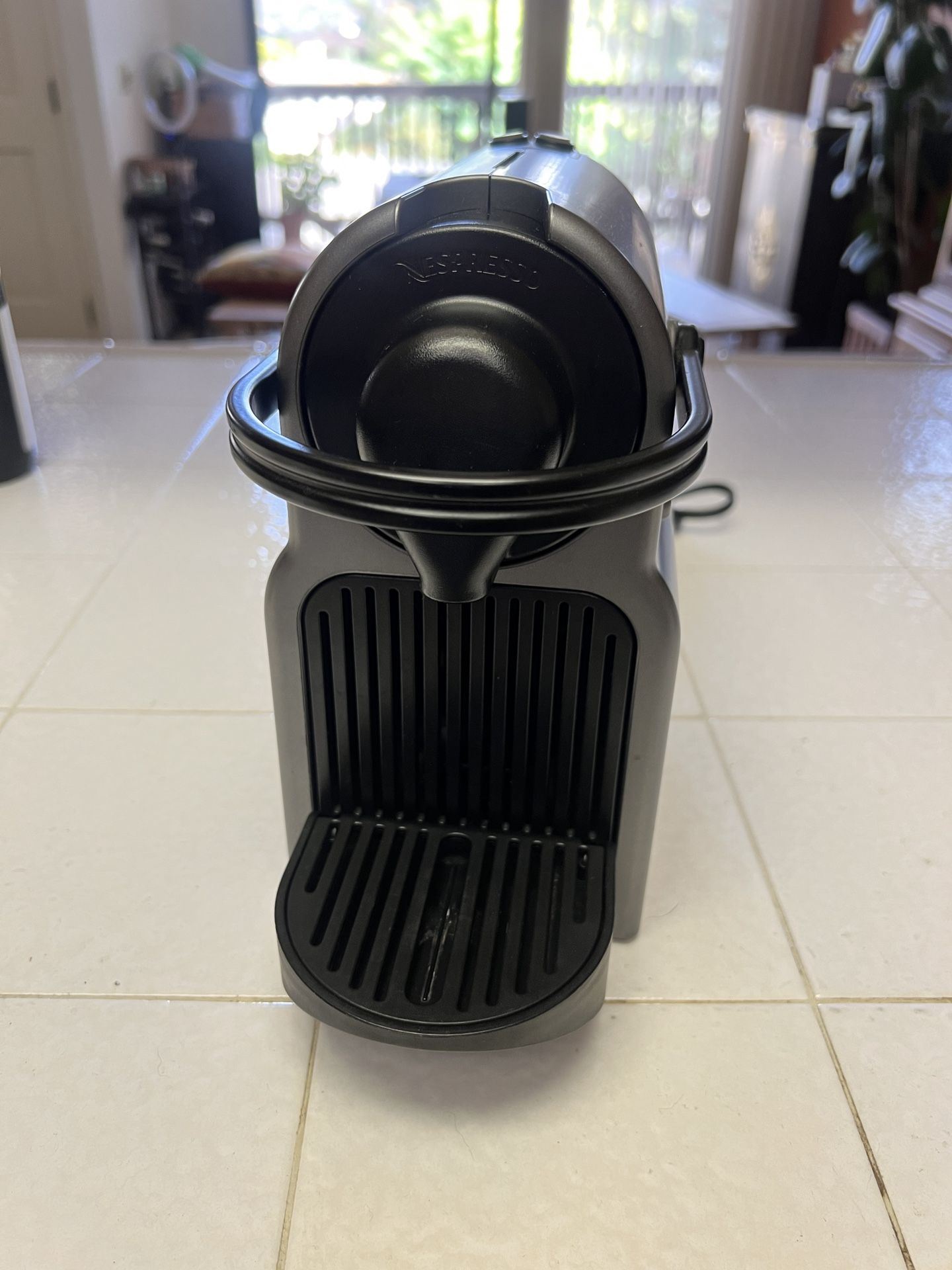 Nespresso Inissia C40 Espresso Coffee Machine – Good condition