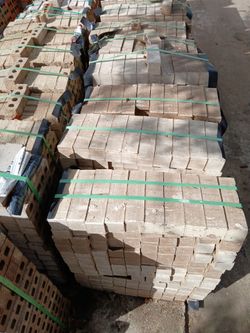 Brick-ladrillos  Lemont