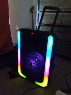 Blue tooth RCA portable speaker 75$on wheels lightweight handle for caring