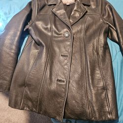 Wilson Leather woman's Jacket Size Medium