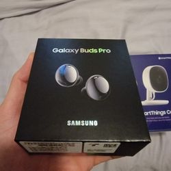 Samsung Bundle Sealed Brand New W/ warranty (Phone Not Included)