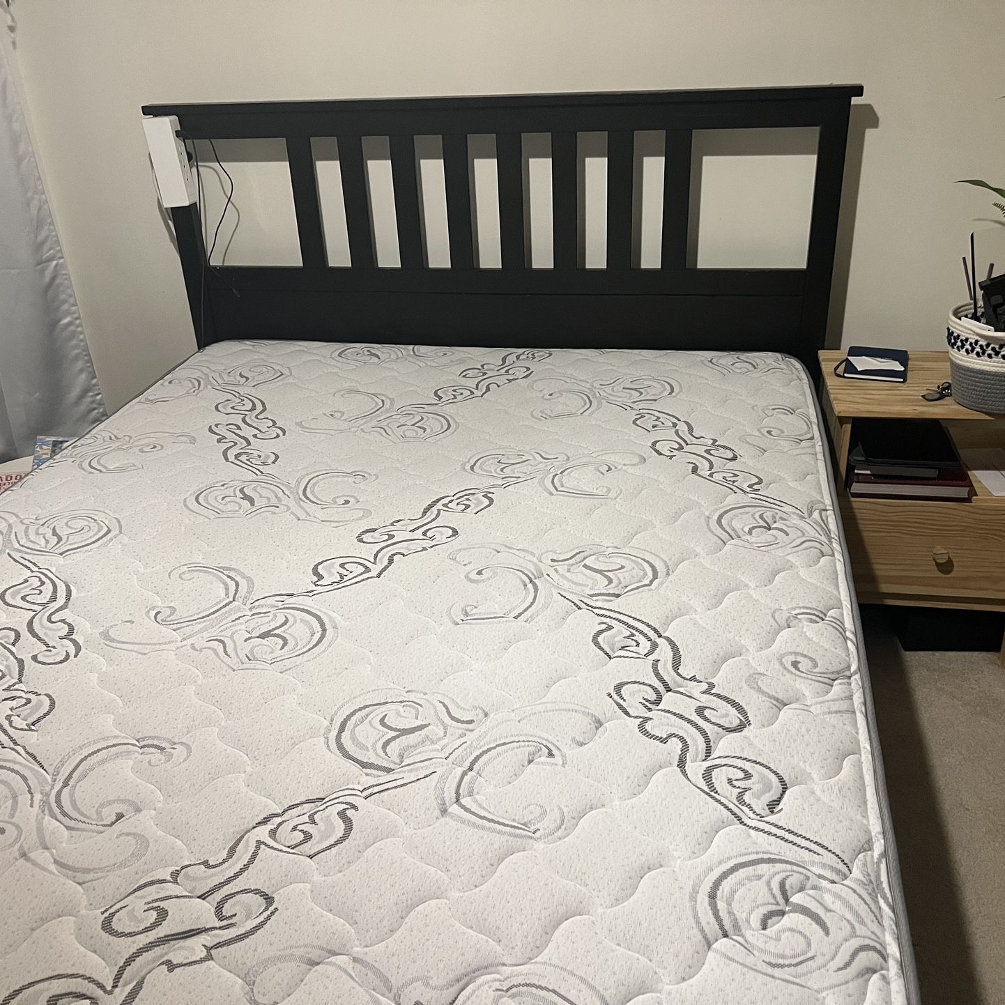 Hybrid Queen Mattress 