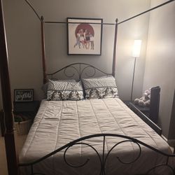 Full Size Canopy Bed Matress Included 