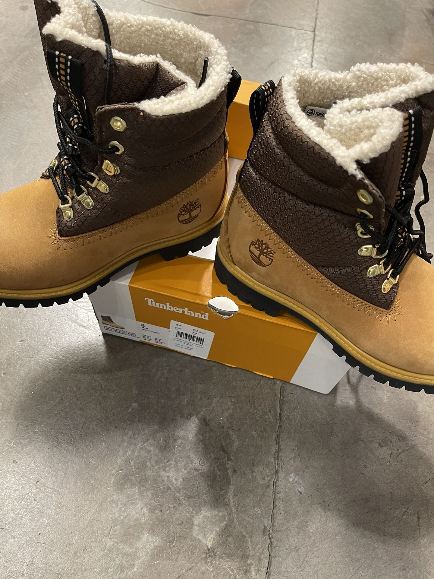 New men’s timberland boots, size 8