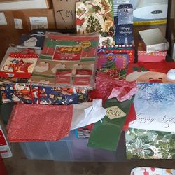 HOLIDAY GIFT BAGS AND WRAP 