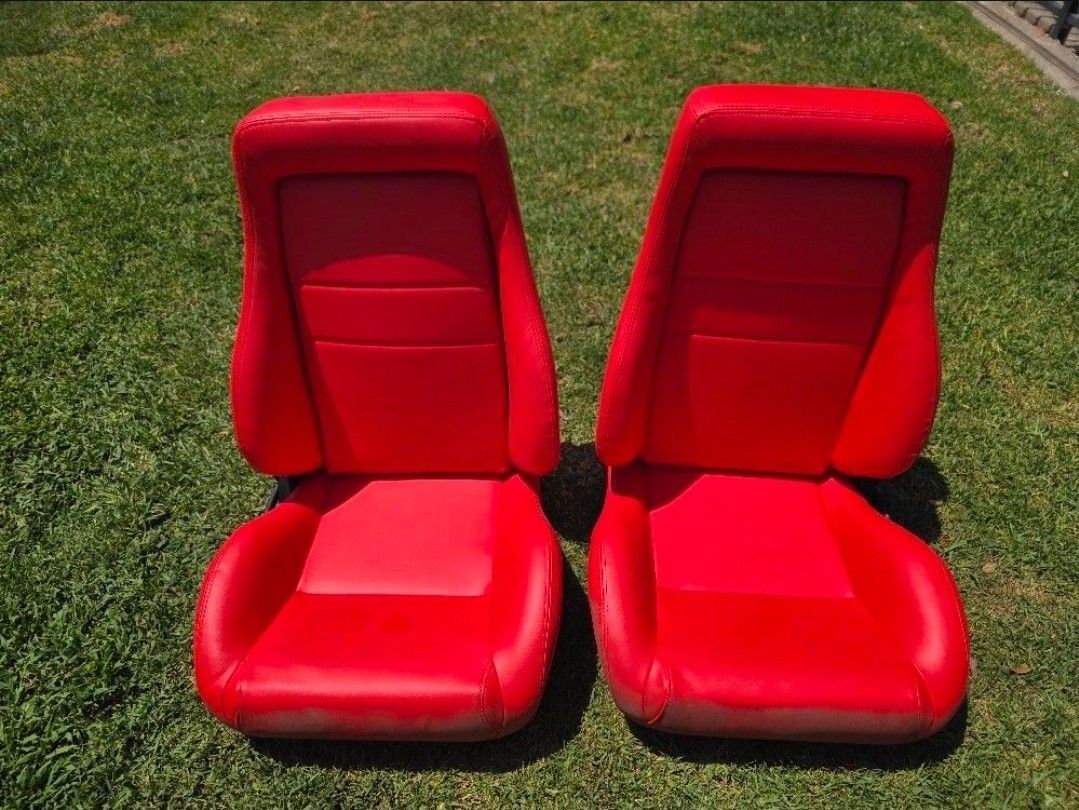 Universal Racing Seats 