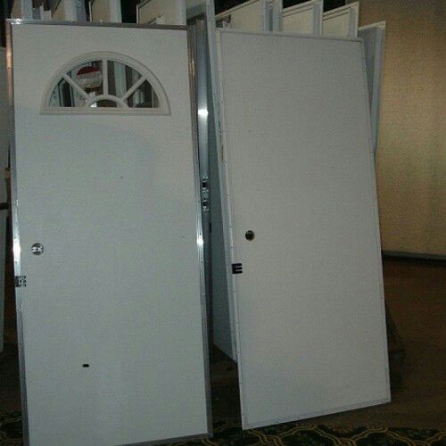 Mobil home doors