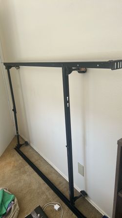 Metal bed frame (full size)