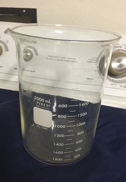 Pyrex measuring kitchen Lab Cups
