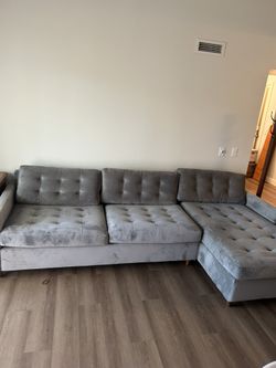 Custom High End Sectional - Queen Size Pull Out
