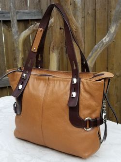 Super lovely Francesco Biasia Italian leather handbag