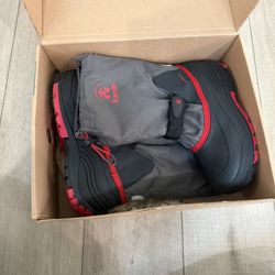 Snow boots Size 6 