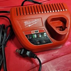 Milwaukee 12v Charger