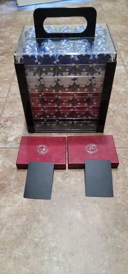 Full Professional Poker Game Setup, Chips and Cards.
