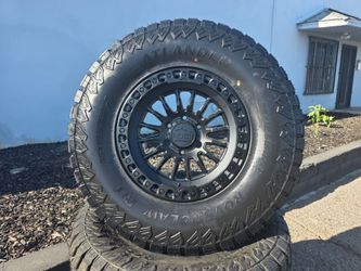 17" LOCK Grit w/ 35" Atlander RT tires