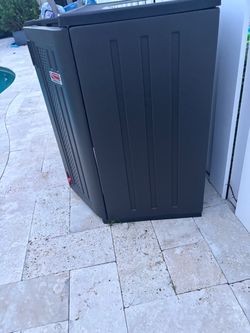 Rubbermaid Outdoor Storage Cabinet