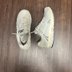 Vomero 5’s Platinum Tint 