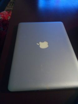 MacBook pro core i7. Os x Catalina