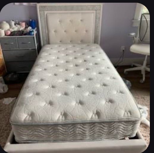 Twin bed