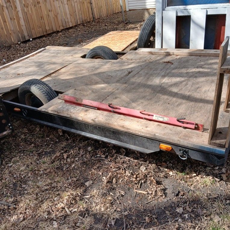 HOMEMADE SINGLE AXLE TRAILER