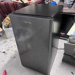 Hisense Mini Fridge 