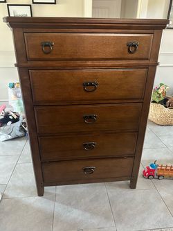 Dresser
