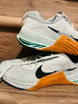 NikeMetcon 7 'Light Silver Desert Ochre Size 11 For Men’s