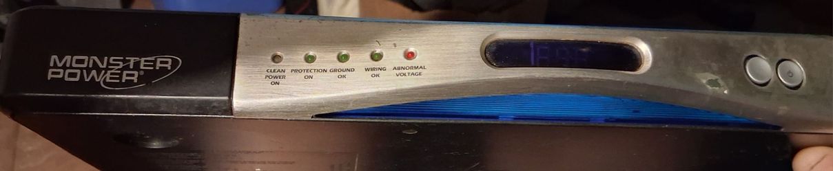 black-and-silver Monster Power HDP 1800 High Definition