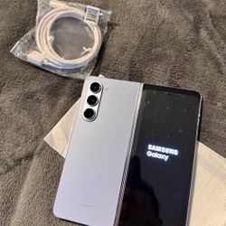 Samsung Galaxy Z Fold 5 